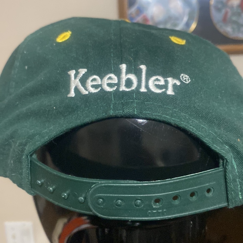 Vintage plaid, Keebler elves, snapback - Picture 4 of 6